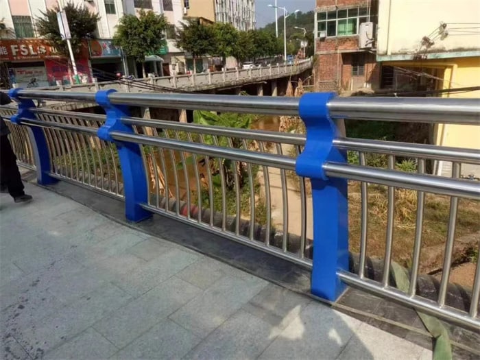 不銹鋼復合管護欄