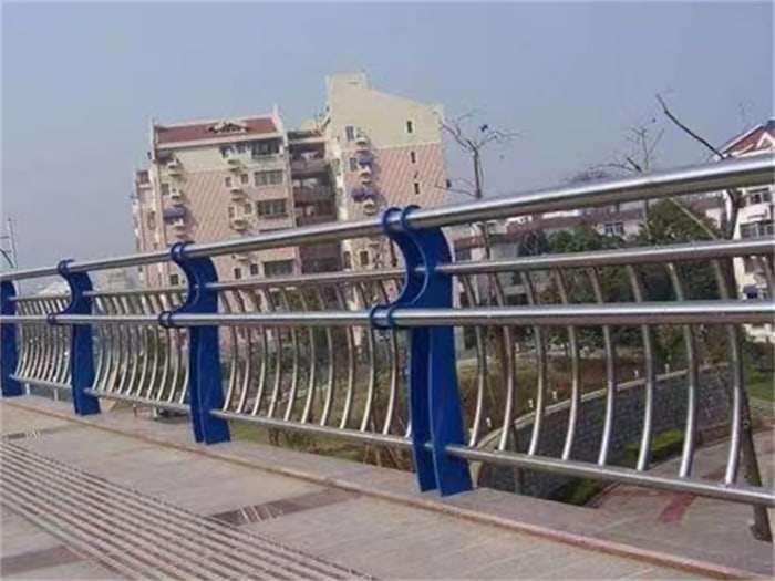 不銹鋼復(fù)合管護欄