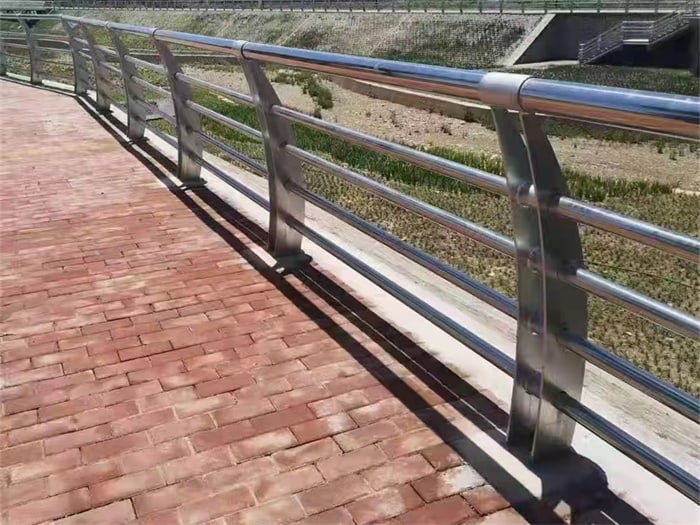 橋梁護欄